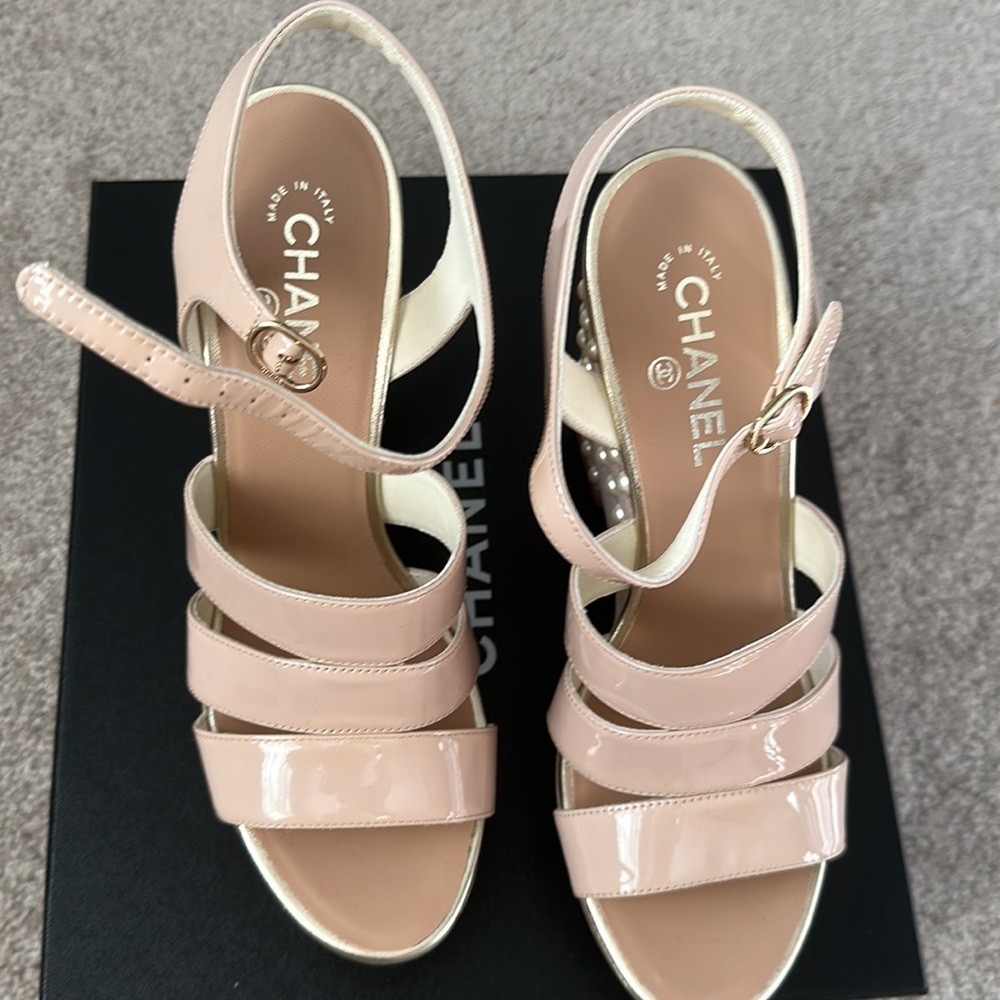 CHANEL Pearl Platform Wedge Sandals Nude Beige-Pink EU size 42 RARE 19P - Picture 4 of 10